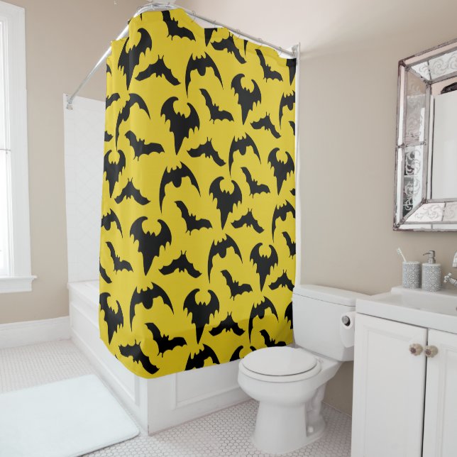Rideaux De Douche Halloween des chauves-souris jaunes et noires (En situation)