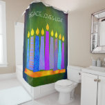 Rideaux De Douche Hanoukka Boho Blue bougies Green Peace Love Light<br><div class="desc">"Paix, amour et lumière." Une illustration ludique, moderne et artistique de bougies motifs de saumons dans une menorah vous aide à inaugurer les vacances de Hanoukka. Des bougies bleues assorties de motifs de fausse feuille colorés recouvrent un arrière - plan texturé vert profond et riche. Sentez la chaleur et la...</div>