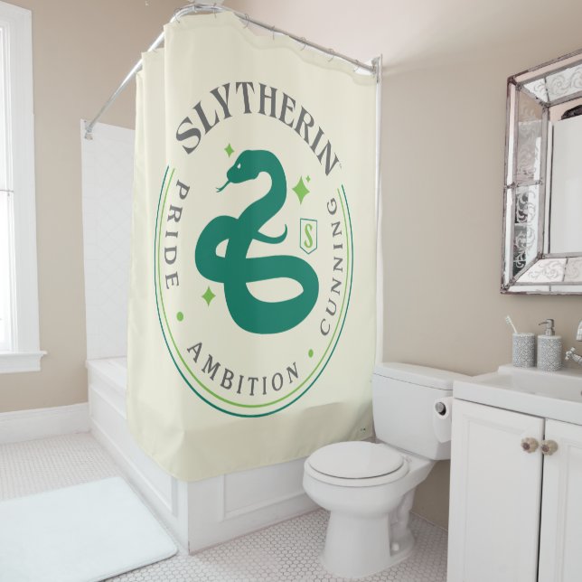 Rideaux De Douche Insigne de fierté de la maison du serpent vert SLY (En situation)
