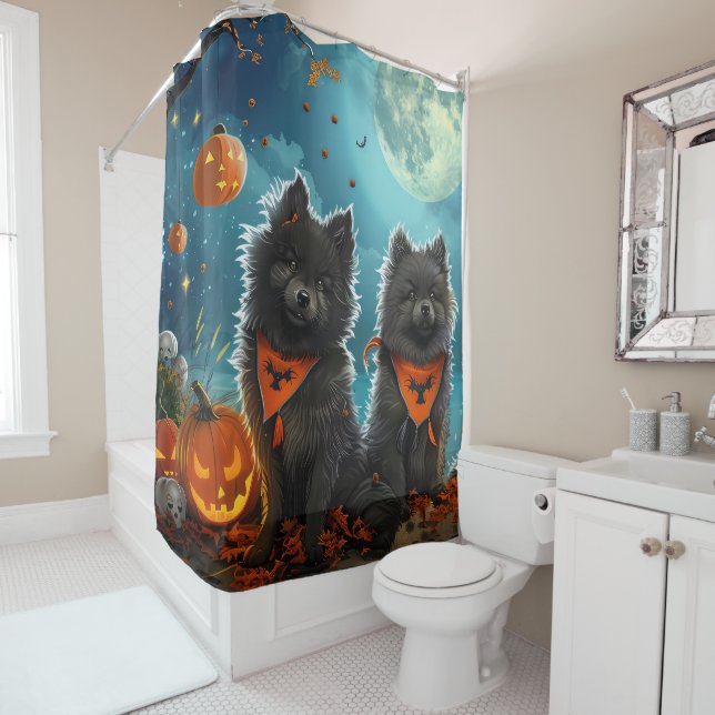 Rideaux De Douche Keeshond Halloween Éffrayant (En situation)