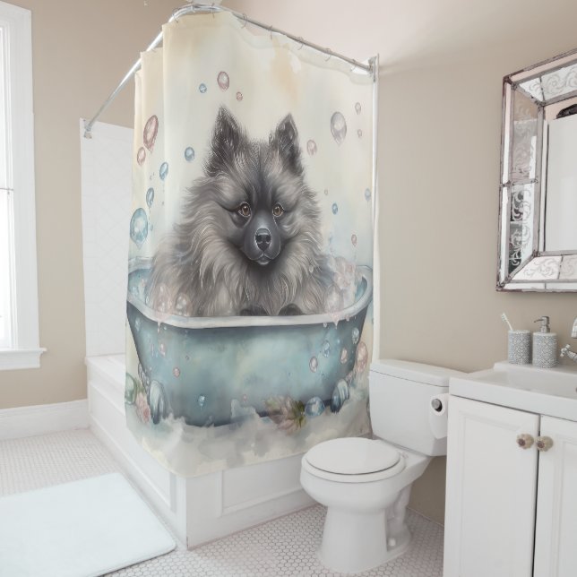 Rideaux De Douche Keeshoned Dans La Baignoire Aquarelle Chien Art (En situation)