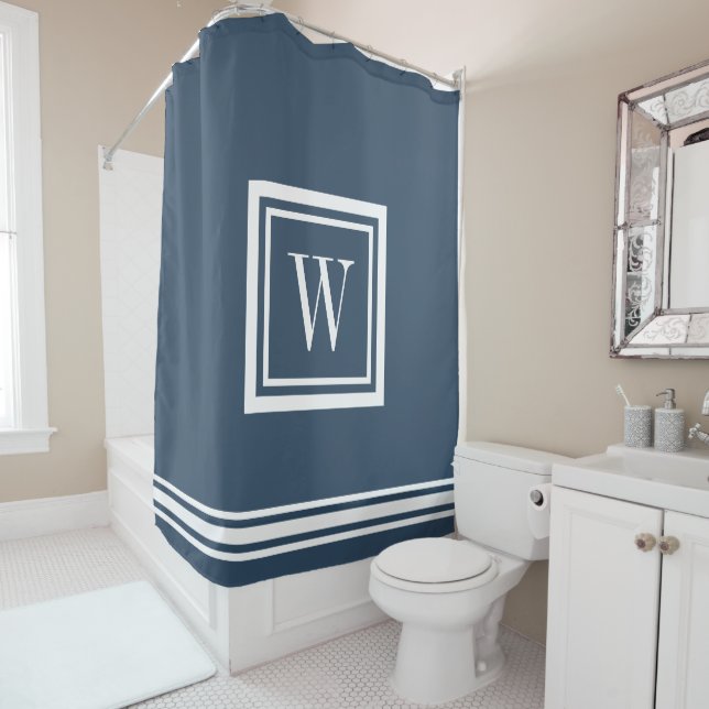 Rideaux De Douche Lac Bleu et Blanc Classique Monogramme Carré (En situation)