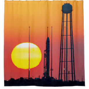 Rideaux De Douche Lancement de la fusée Antares de la NASA au lever