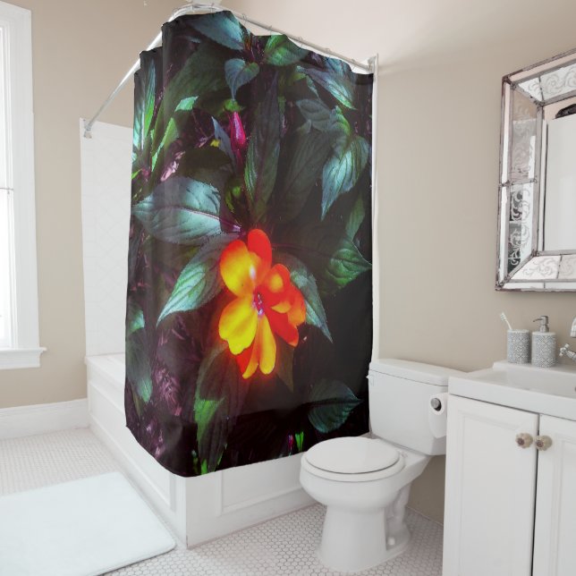 Rideaux De Douche Les fleurs jaillissent sous le soleil (En situation)