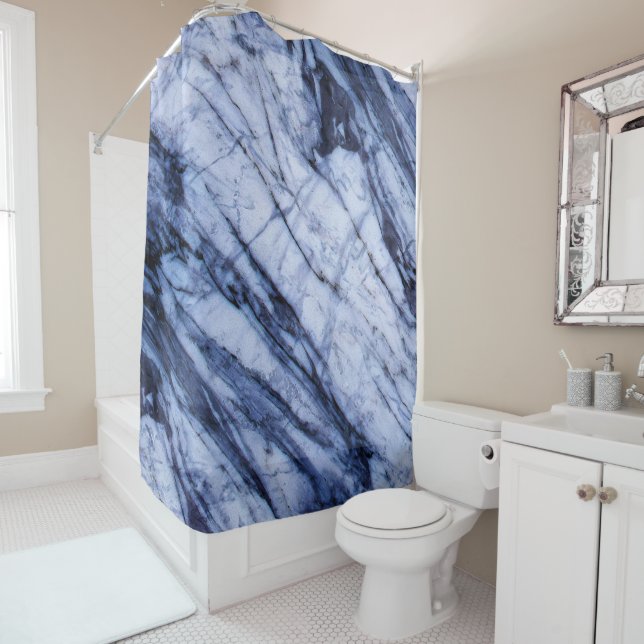 Rideaux De Douche Marbre moderne chic tourbillonnant bleu et blanc (En situation)