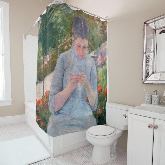 Rideaux De Douche Mary Cassatt - Fille couture dans un jardin (En situation)
