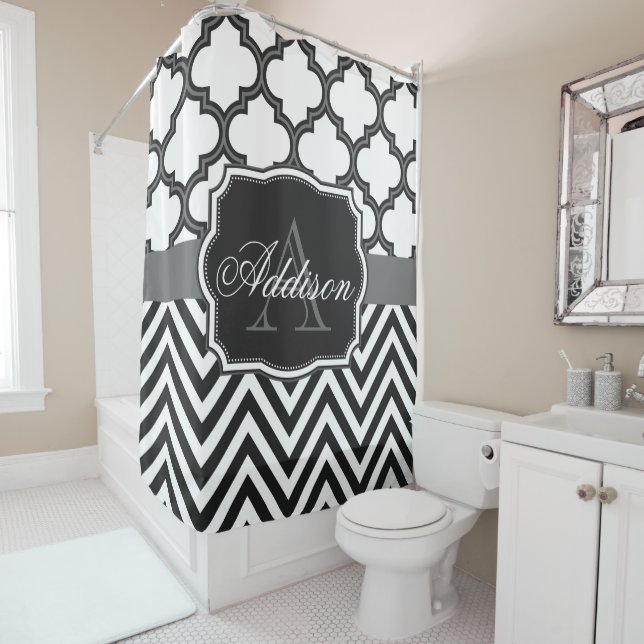 Rideaux De Douche Monogramme de Quatrefoil Chevron (En situation)