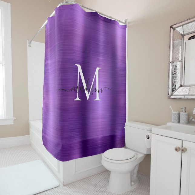 Rideaux De Douche Monogramme en métal brossé violet foncé (En situation)