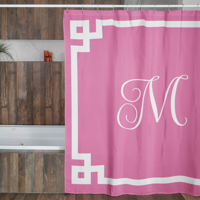 Rideaux De Douche Monogramme rose et blanc Bordure clé grecque (Create your own monogrammed Greek Key border shower curtain.)