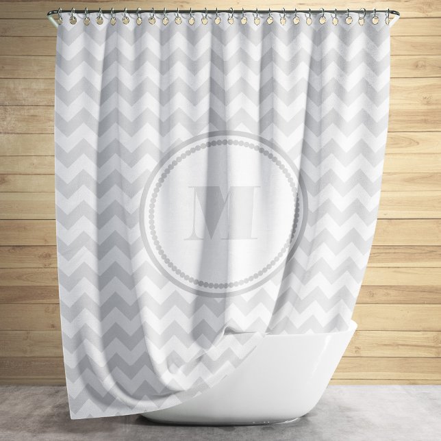 Rideaux De Douche Motif Chevron Rayé Gris Blanc avec Monogramme (Modern Monogram Gray Chevron Stripes Shower Curtain)