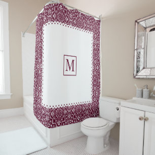 Rideaux De Douche Motif damassé bordeaux, cadre blanc avec monogramm
