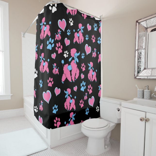 Rideaux De Douche Motif de caniche rose et bleu sur fond noir (En situation)