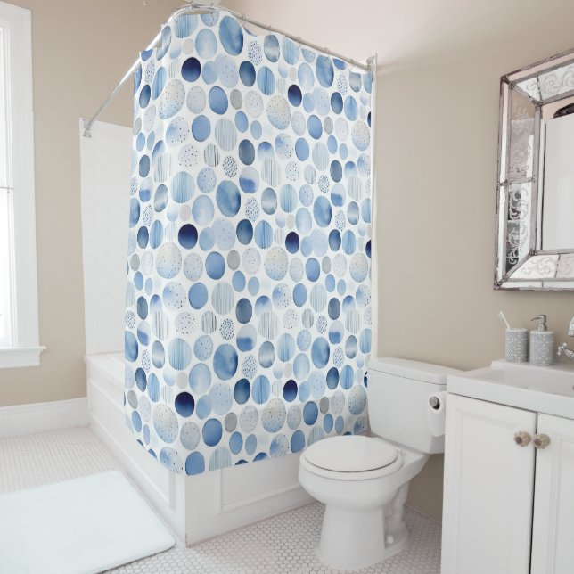 Rideaux De Douche Motif de cercles blancs bleus à l'aquarelle (En situation)