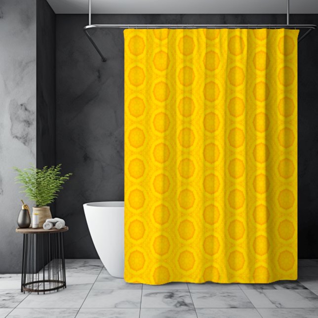 Rideaux De Douche Motif de fruits jaunes brillants en tranche d'anan (A bright yellow shower curtain covered in pineapple slices.)
