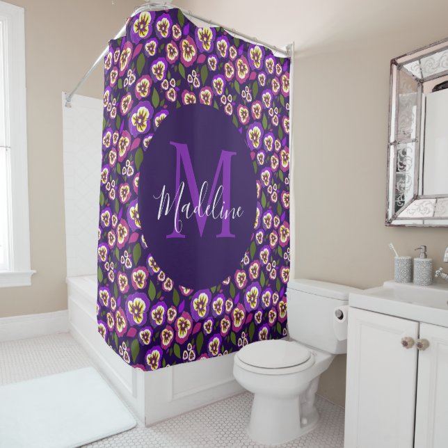 Rideaux De Douche Pansies florales modernes Motif violet Monogramme (En situation)