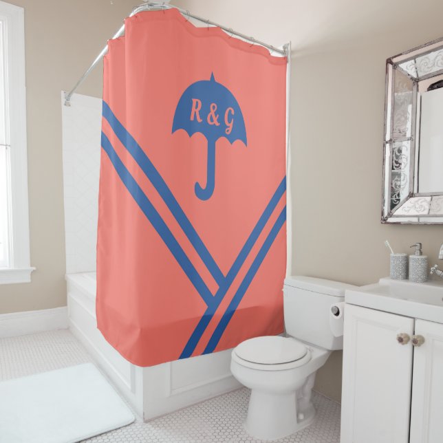 Rideaux De Douche Parapluie à rayures bleues corail à monogramme (En situation)