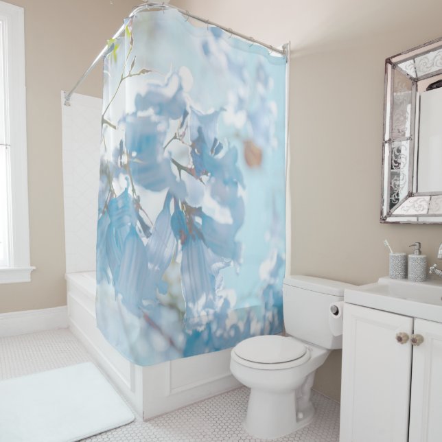 Rideaux De Douche Pastel Bleu Doux Jacaranda Arbre Fleurs Fleurs (En situation)