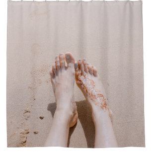 Rideaux De Douche Photographie de focalisation sélective des pieds a