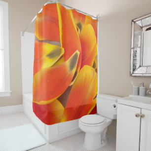 Rideaux De Douche Photographie orange vibrante de pétales de tulipe