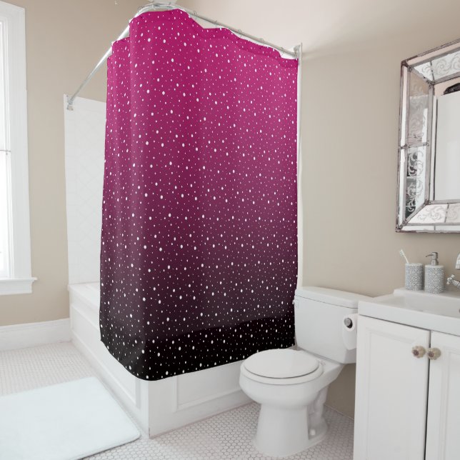 Rideaux De Douche Pois blancs sur pourpre et dégradé noir. (En situation)