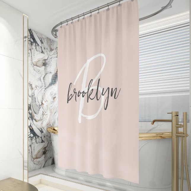 Rideaux De Douche Rose Pâle Gris Tendance Monogramme Nom Script (Créateur téléchargé)