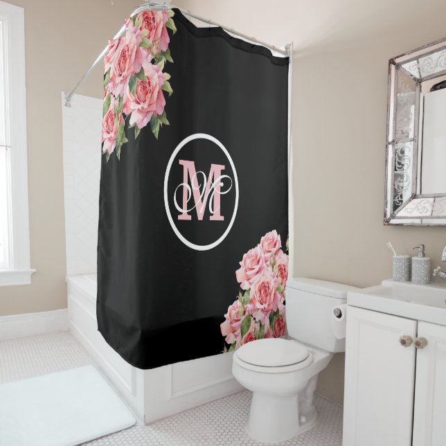 Rideaux De Douche Roses roses noires et blanches Monogramme rayé (En situation)