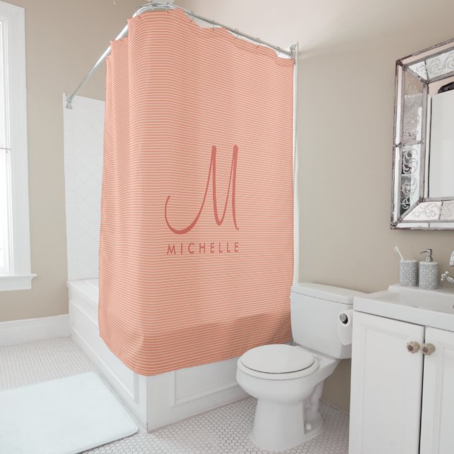 Rideaux De Douche Tendance moderne Nom initial Monogram Modèle Peach (En situation)