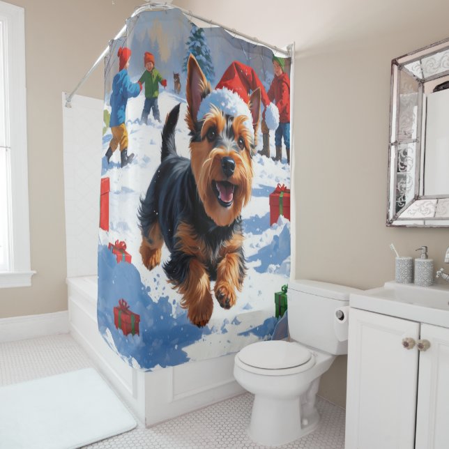 Rideaux De Douche Térrier Écossais courant dans la neige avec un cha (En situation)