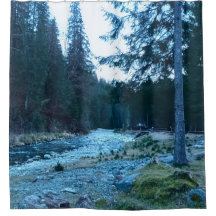 Torrent de Montagne Impétueux – Nature Sauvage Rou