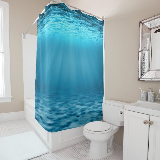 Rideaux De Douche Underwater Ocean Light Rays in Blue (En situation)