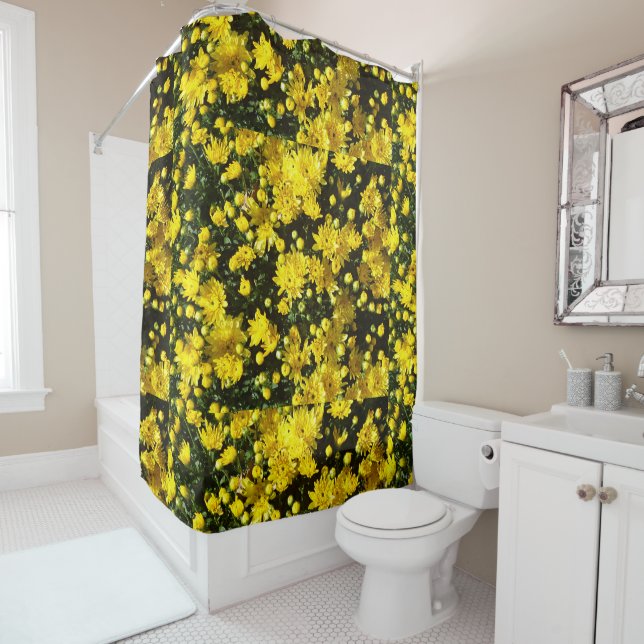 Rideaux De Douche Une multitude de chrysanthèmes jaunes (En situation)