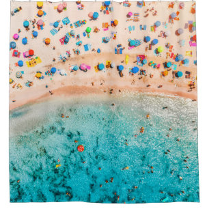 Rideaux De Douche Vue aérienne de la plage de sable avec des parasol