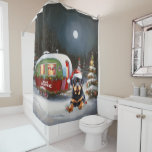 Rideaux De Douche Winter Rottweiler Caravan Christmas Adventure<br><div class="desc">Laissez-vous tenter par la magie d'une nuit d'hiver enneigée alors qu'une caravane glisse gracieusement à travers le paysage illuminé par la lune. La beauté sereine de la neige scintillante et l'éclat enchanteur de la lune créent une scène captivante, promettant une aventure de Noël inoubliable remplie de chaleur, de joie et...</div>