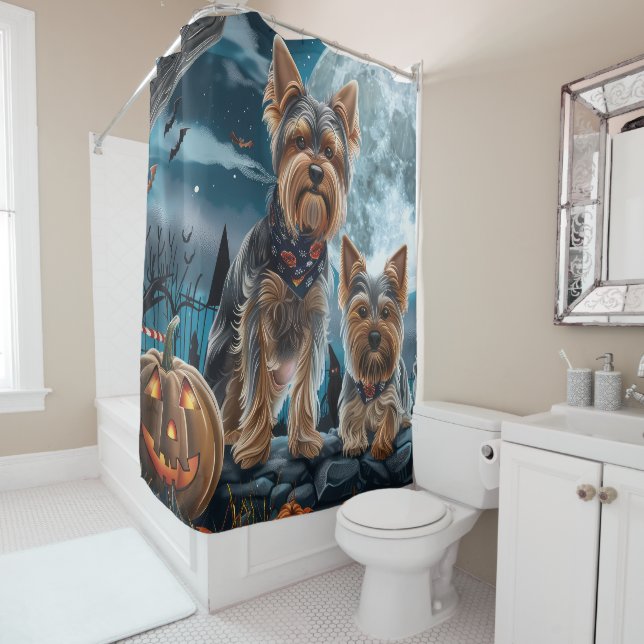 Rideaux De Douche Yorkshire Terrier Halloween Épouvantable (En situation)