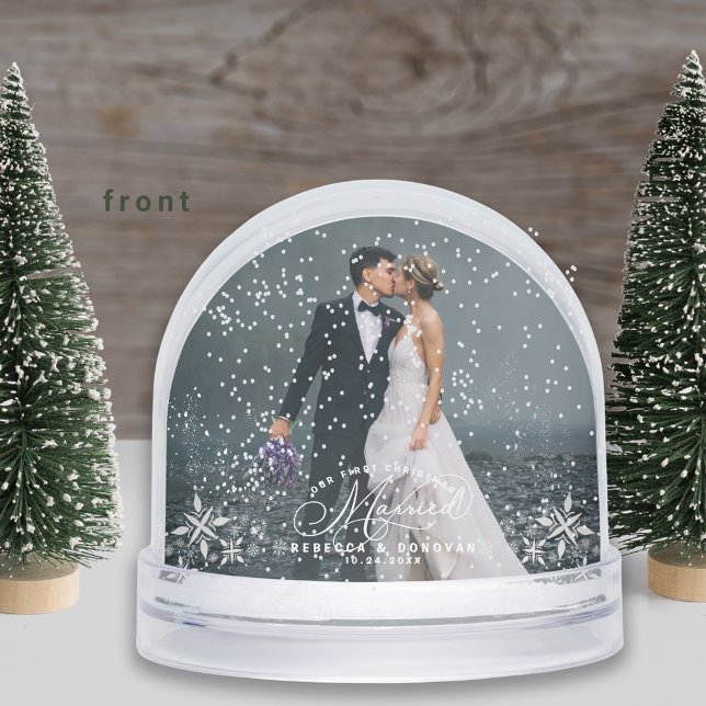 Romantic Wedding Photo First Christmas Snow Globe (Créateur téléchargé)