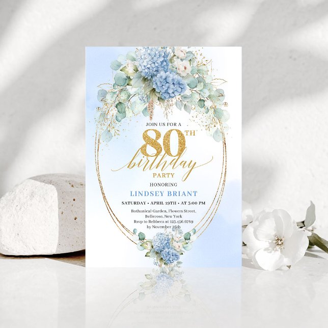 Romantique Invitation 80e Anniversaire Fleurs Bleu (Romantic Dusty Blue Floral Gold 80th Birthday Invite)