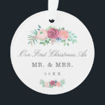 Romantique Pastel rose Floral Garland Mariage Phot<br><div class="desc">Vous êtes-vous marié cette année ? Ajoutez un souvenir à votre sapin de Noël avec cet élégant ornement de tenue de mariage avec le message "Notre premier Noël en tant que Monsieur et Madame" et l'année de votre mariage. Ajoutez votre photo préférée à l'arrière. Ce ornement fait aussi un grand...</div>