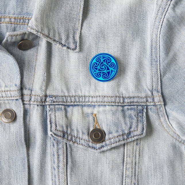Rond 2,50 Cm Badge Art et Design celtique (En situation)