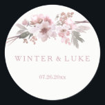 Rond Blush & Grey Winter Grey Wedding Favor Sticker<br><div class="desc">Sticker de mariage gris et gris d'hiver Pour la collection,  visitez le magasin Niche and Nest Design avec l'aimable autorisation de : https://www.etsy.com/shop/SmallHouseBigPony</div>
