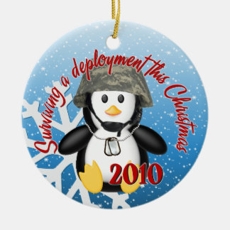 Rond En Céramique Ornement 2010 de pingouin de déploiement de survie
