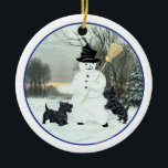 Rond En Céramique Ornement de chien écossais<br><div class="desc">Le design de Christmas Scottish Terrier créé à partir de mon oeuvre originale et disponible sur les vêtements, nouveautés et cadeaux pour vous-même, ou pour cette personne spéciale Scottish Terrier que vous connaissez! Vous voulez un autre produit ? Il vous suffit d'aller à la page produit et CLIQUER sur Transférer...</div>