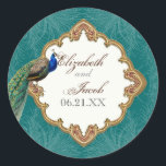 Rond Golden Peacock & Swirls - Sticker Mariage ou sceau<br><div class="desc">Cette invitation élégante et sophistiquée a un charme vintage riche et élégant. Créé avec une sélection d'éléments d'art Vintages qui ont été compilés dans un nouveau design par Audrey Jeanne Roberts. Les tourbillons de calligraphie pénicérienne donnent une qualité belle et intemporelle à cet arrière - plan délicat. Une paire de...</div>