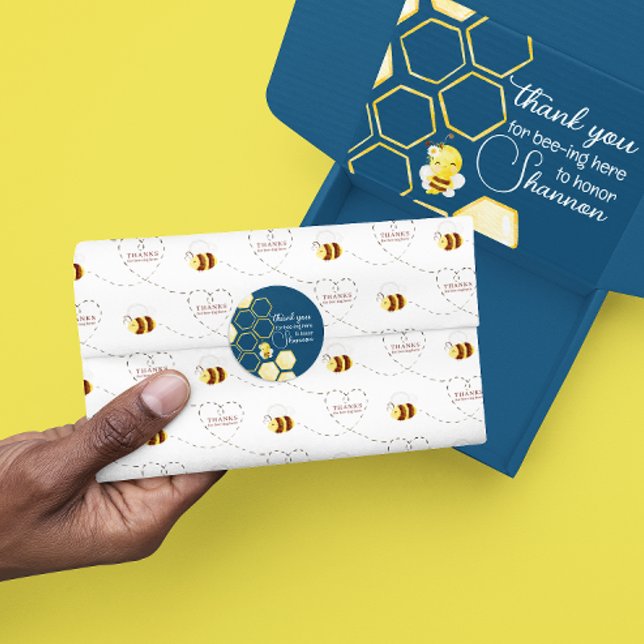 Rond Merci pour l'abeille ici Sticker Baby shower (Thank your baby shower guests with this cute, "Thanks for bee-ing here" stickers! )