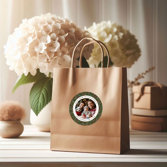 Rond Modern Christmas Holly Foliage Photo Sticker (Holly Leaf Christmas photo round sticker
)