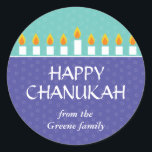 Rond Sticker Chanukah Menorah<br><div class="desc">Allumez la menorah et partagez votre joie sur Chanukah. Un message de fête couronné par un Chanukah menorah entièrement éclairé s'imprime contre des panneaux de violet et turquoise avec un motif en cercle subtil. Disponible dans des couleurs alternatives avec correspondance postale,  photocard,  carte et étiquette.</div>