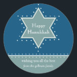 Rond Sticker de message cadeau Star of David Hanoukka<br><div class="desc">Prix du meilleur d'aujourd'hui - 7 octobre 2010 Une étoile de David soulignée par des points blancs sert de cadre à votre message personnel de vacances. Quel grand autocollant Hanoukka à mettre sur les cadeaux pour l'enseignant de votre enfant, le facteur, le portier ou le livreur. Disponible en couleurs alternatives...</div>