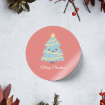 Rond Sticker Kawaii Christmas Tree<br><div class="desc">Un autocollant de sapin de Noël Kawaii sur un arrière - plan rouge,  rappelant Noël,  pour décorer vos lettres ou vos paquets cadeaux !</div>