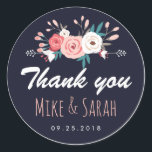 Rond Sweet Rustic Spring Floral Wedding Favor Sticker<br><div class="desc">Design vintage et rustique. Avec bouquet de fleurs de printemps doux et romantique. La couleur Arrière - plan peut être customisée à la couleur désirée. Parfait pour les mariages,  la douche nuptiale,  fête d'anniversaire etc.</div>