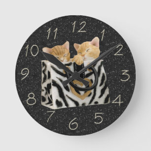 Ronde Chatons dans sac à main zèbre Horloge noir paillet