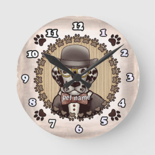 Ronde Dalmatien portant des lunettes Horloge